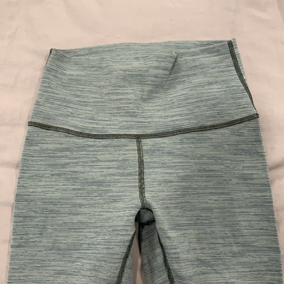 LULU LEMON SPORTS LEGGINGS HIGH WAIST!!!! - Picture 2 of 4